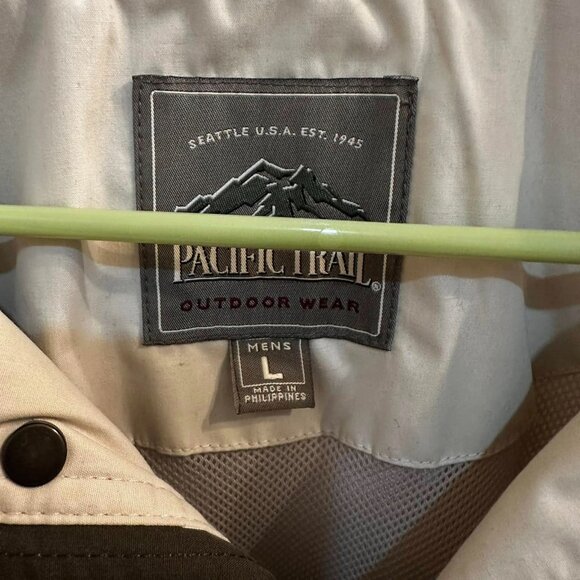 Cream Pacific Trail Raincoat with hood-Large - Picture 3 of 9